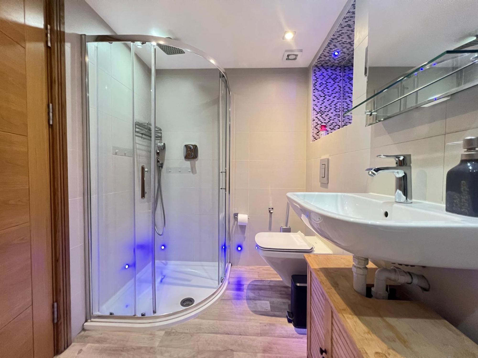 3.5 High Ceilings - Centrally Located Londres Extérieur photo
